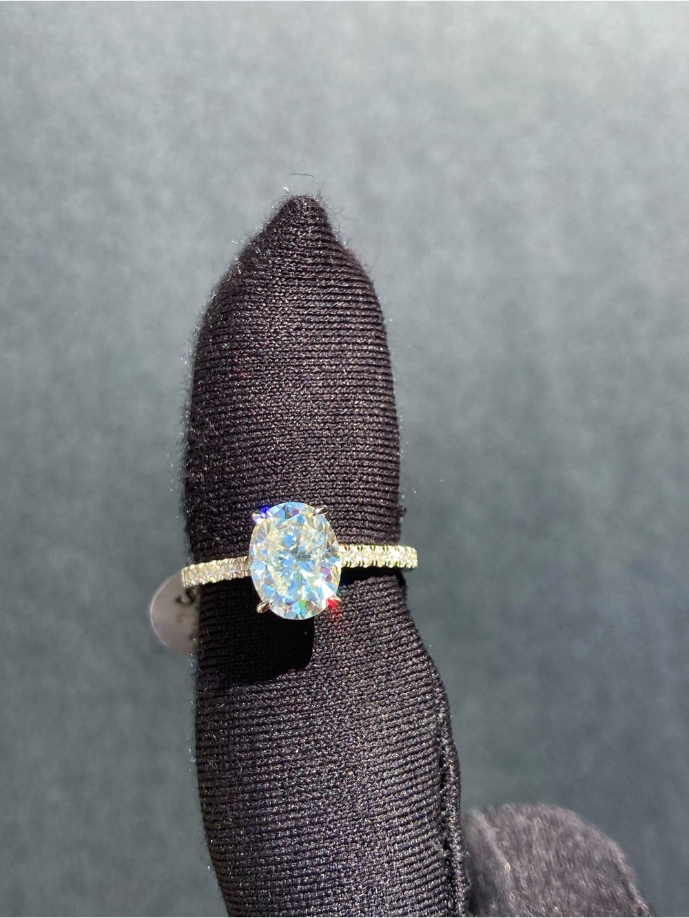 💎 2CT Oval Moissanite Ring | 925 Sterling Silver | Size 7 💎